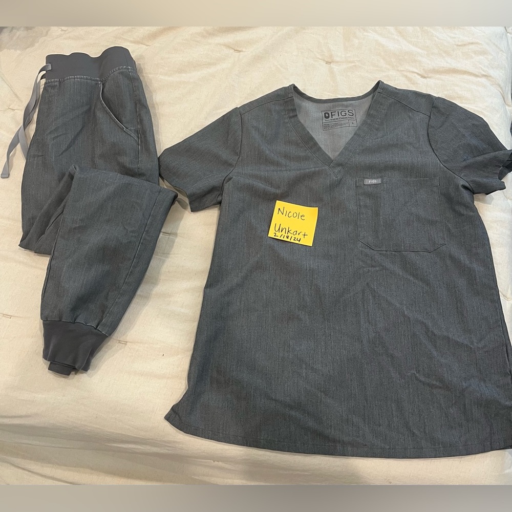 FIGS scrubs